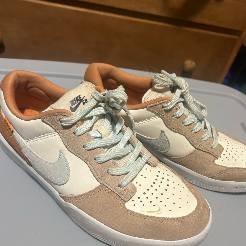Nike SB Cream and Tan Skate Shoes